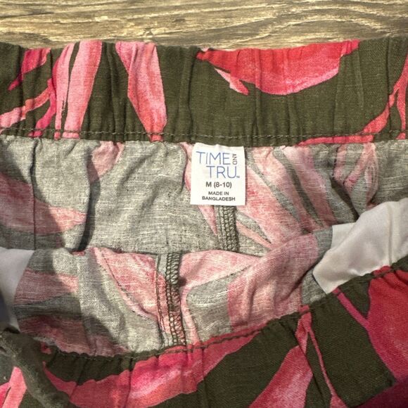 Women's Time and Tru Floral Red Linen Blend Pull-On Shorts Size Medium. NWT. - Picture 4 of 6